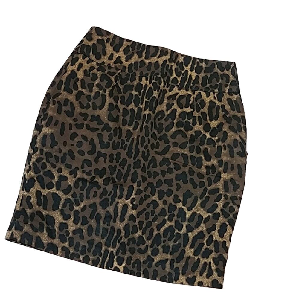 Forever 21 animal print skirt with pockets
